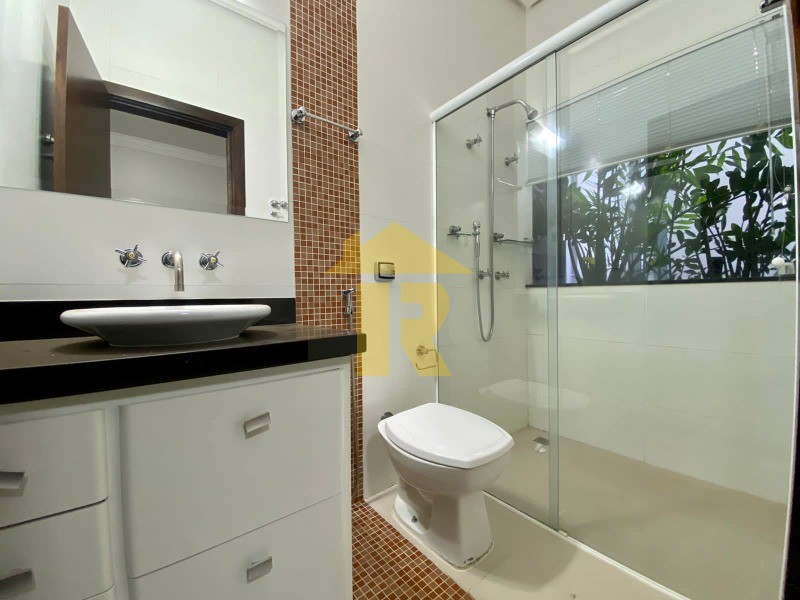 Casa de Condomínio com 5 quartos à venda e aluguel, 404m² — foto 35 de 43