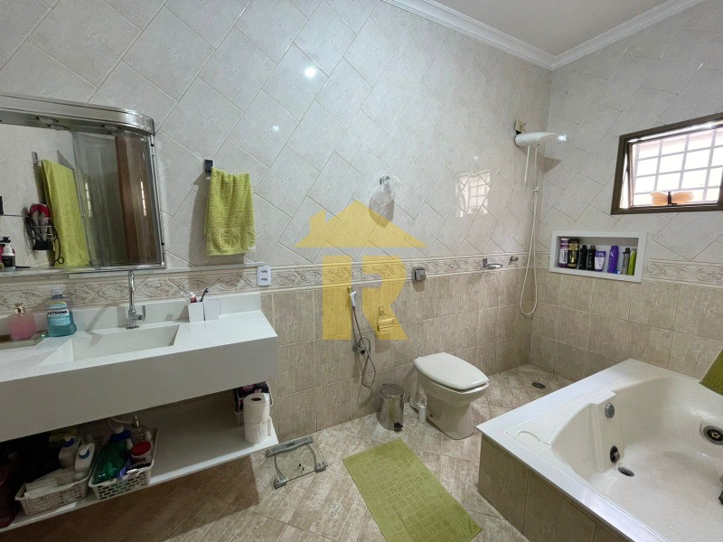 Casa com 3 quartos à venda, 227m² — foto 37 de 37