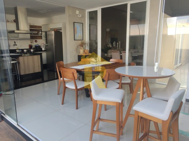 Casa de Condomínio com 3 quartos à venda, 217m² — foto 13 de 25