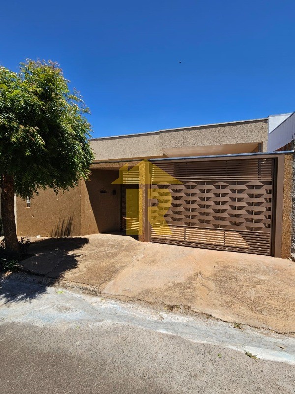 Casa com 3 quartos à venda, 75m² — foto 1 de 20