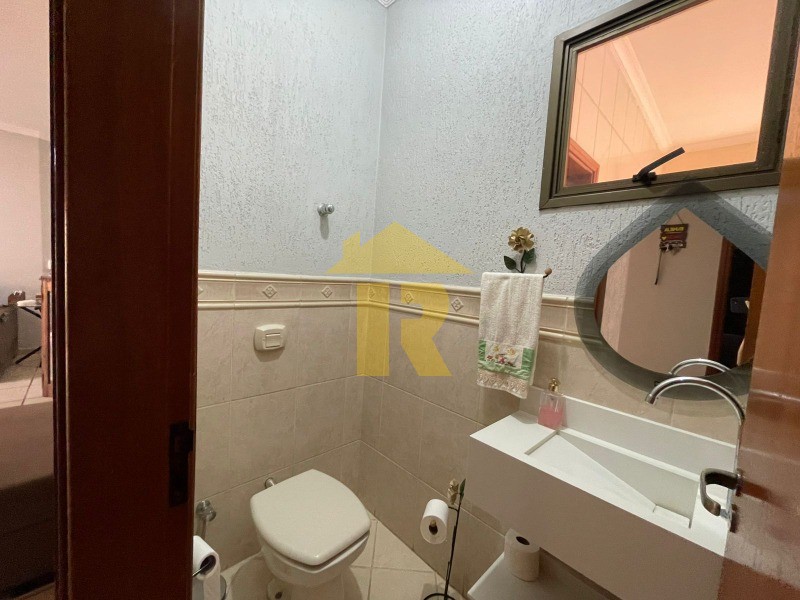 Casa com 3 quartos à venda, 227m² — foto 6 de 37