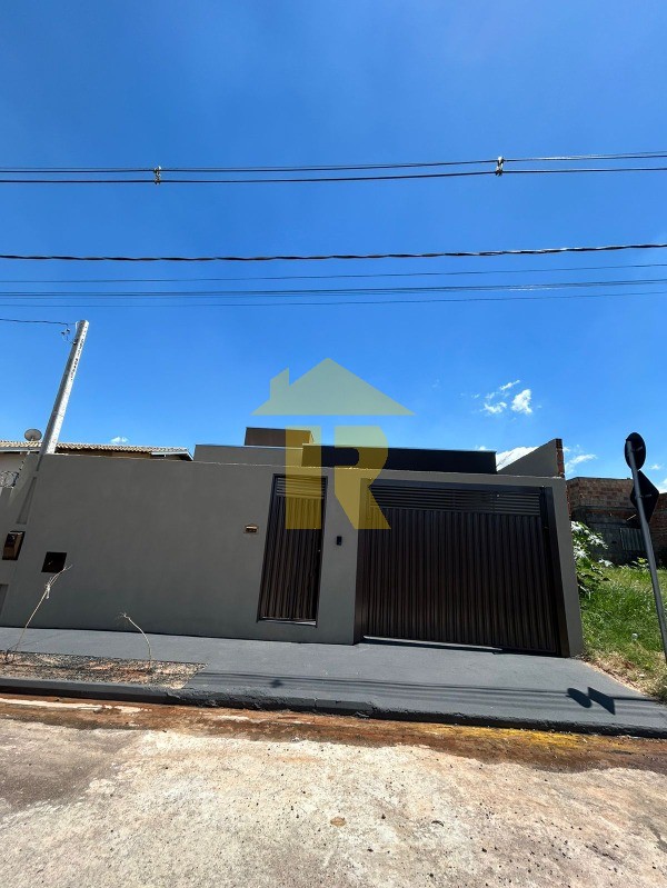 Casa com 2 quartos à venda, 83m² — foto 1 de 31