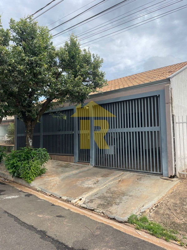 Casa com 3 quartos à venda, 140m² — foto 1 de 20