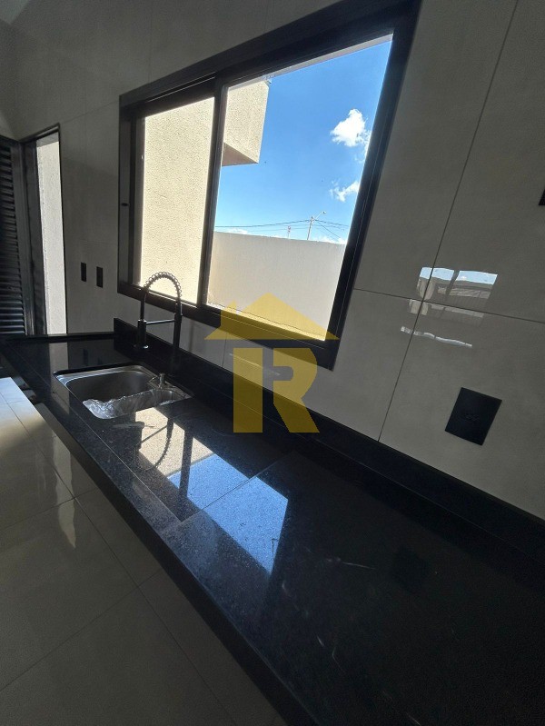 Casa com 2 quartos à venda, 83m² — foto 15 de 31