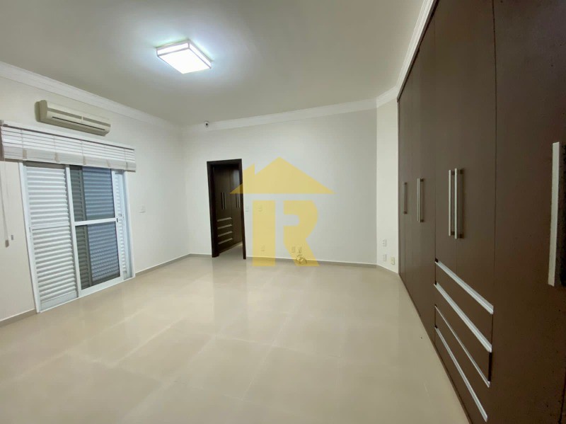 Casa de Condomínio com 5 quartos à venda e aluguel, 404m² — foto 39 de 43
