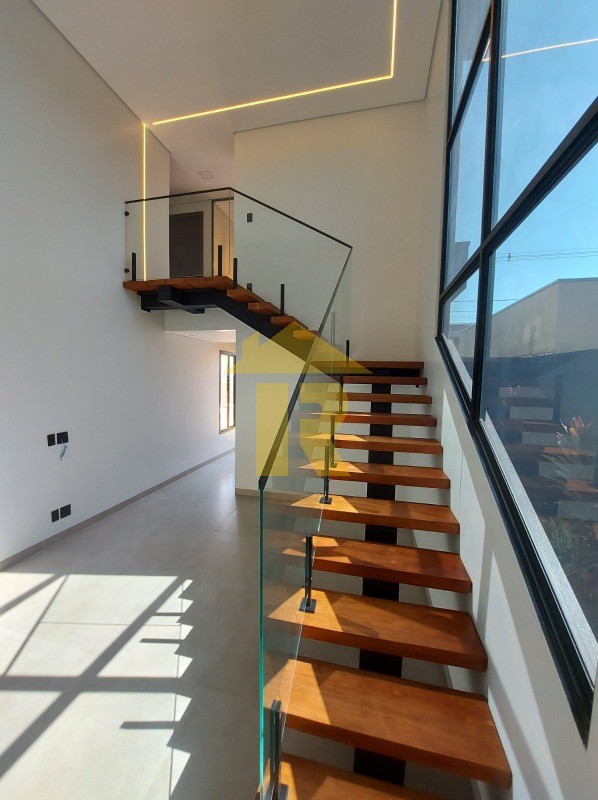Casa de Condomínio com 3 quartos à venda, 237m² — foto 2 de 25