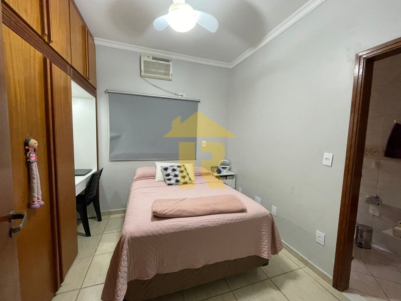 Casa com 3 quartos à venda, 227m² — foto 26 de 37