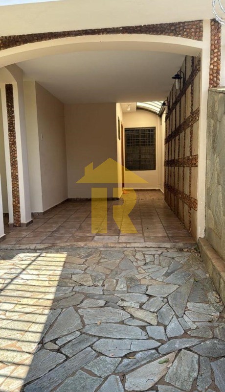 Casa com 4 quartos à venda, 220m² — foto 4 de 20