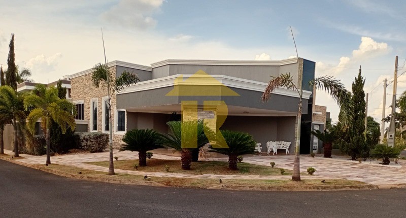 Casa de Condomínio com 3 quartos à venda e aluguel, 205m² — foto 2 de 59