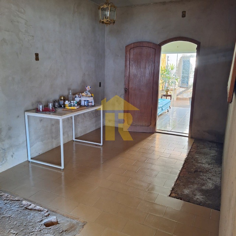 Casa com 3 quartos para aluguel, 300m² — foto 25 de 31
