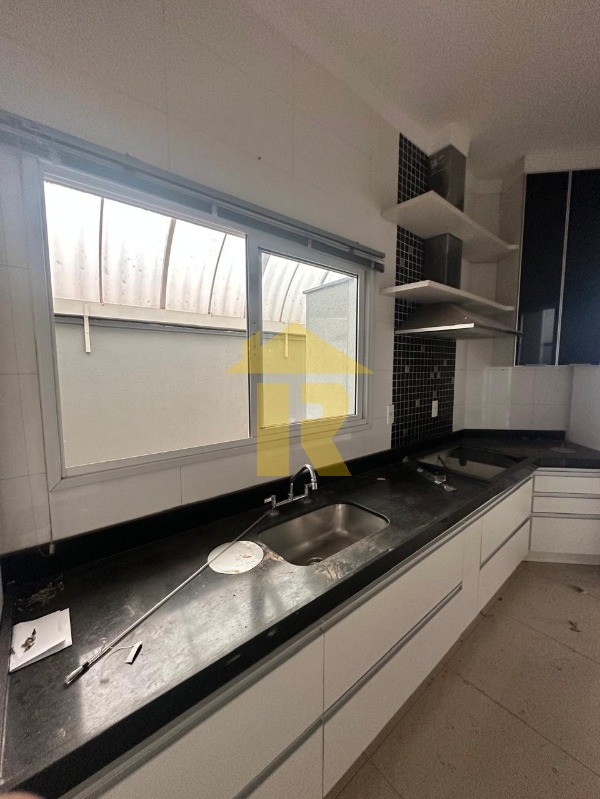 Casa de Condomínio com 3 quartos à venda, 170m² — foto 9 de 28