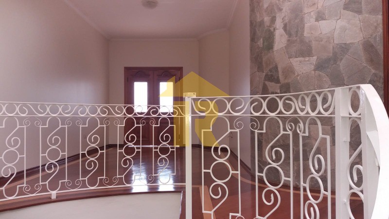 Casa de Condomínio com 5 quartos à venda e aluguel, 460m² — foto 2 de 21