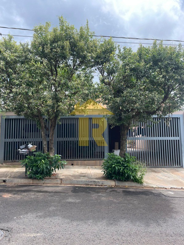 Casa com 3 quartos à venda, 140m² — foto 2 de 20