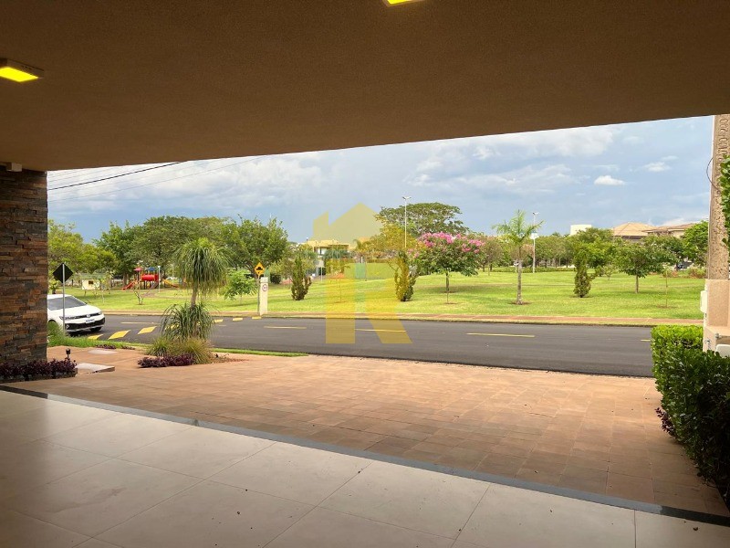 Casa de Condomínio com 4 quartos à venda, 320m² — foto 3 de 32