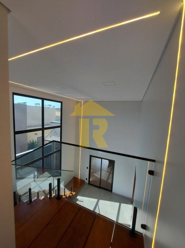Casa de Condomínio com 3 quartos à venda, 237m² — foto 3 de 25