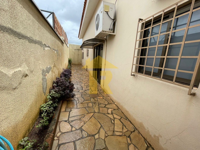 Casa com 3 quartos à venda, 227m² — foto 17 de 37