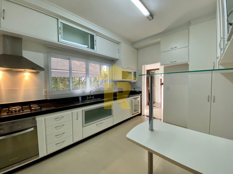 Casa de Condomínio com 5 quartos à venda e aluguel, 404m² — foto 8 de 43