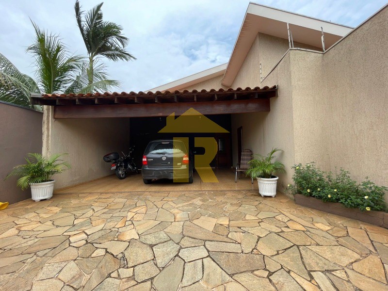 Casa com 3 quartos à venda, 227m² — foto 2 de 37