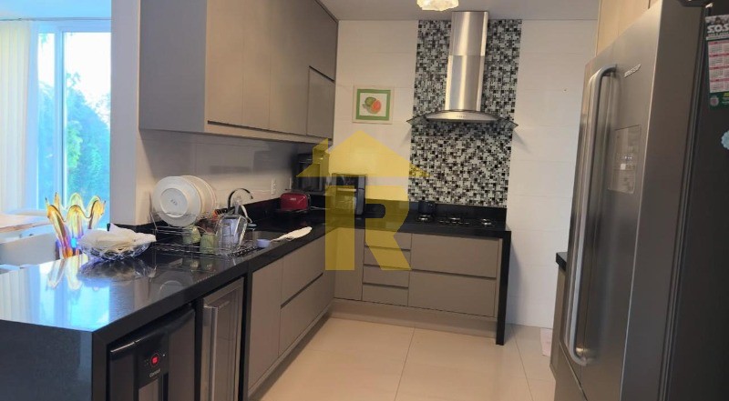 Casa de Condomínio com 3 quartos à venda, 240m² — foto 11 de 22
