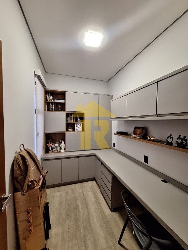 Casa de Condomínio com 3 quartos à venda, 270m² — foto 5 de 46