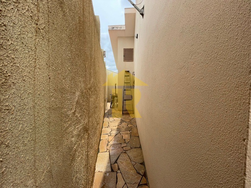Casa com 3 quartos à venda, 227m² — foto 20 de 37