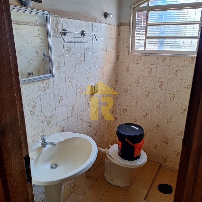 Casa com 3 quartos para aluguel, 300m² — foto 28 de 31