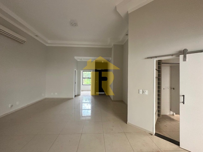 Casa de Condomínio com 3 quartos à venda, 170m² — foto 3 de 28