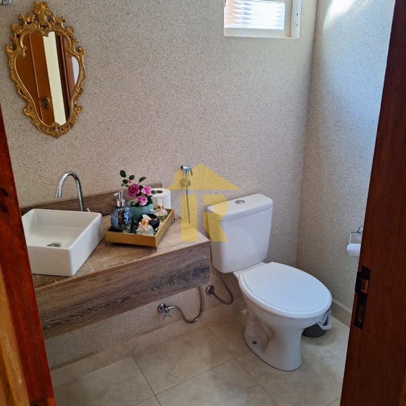 Casa com 3 quartos para aluguel, 300m² — foto 9 de 31