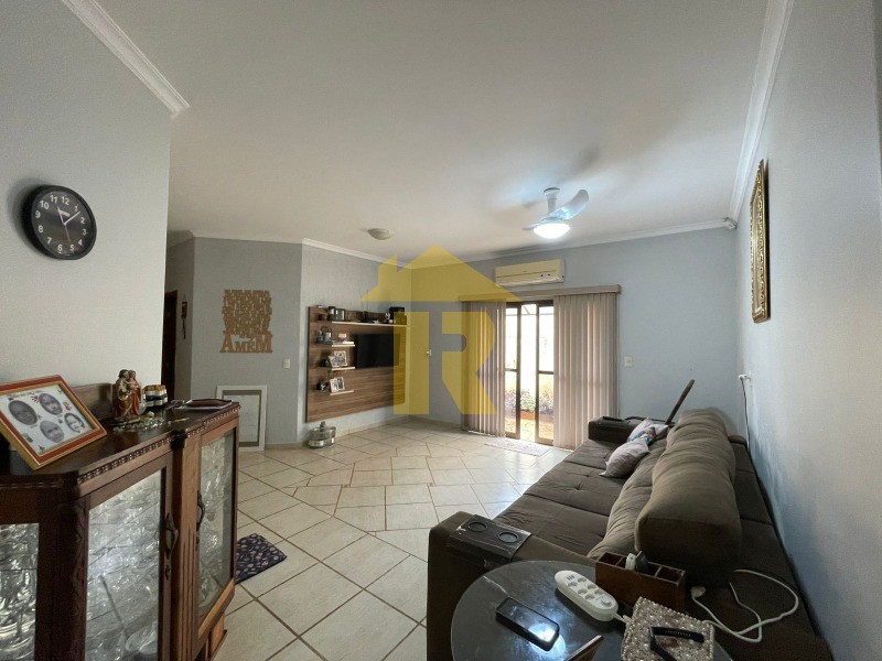Casa com 3 quartos à venda, 227m² — foto 4 de 37