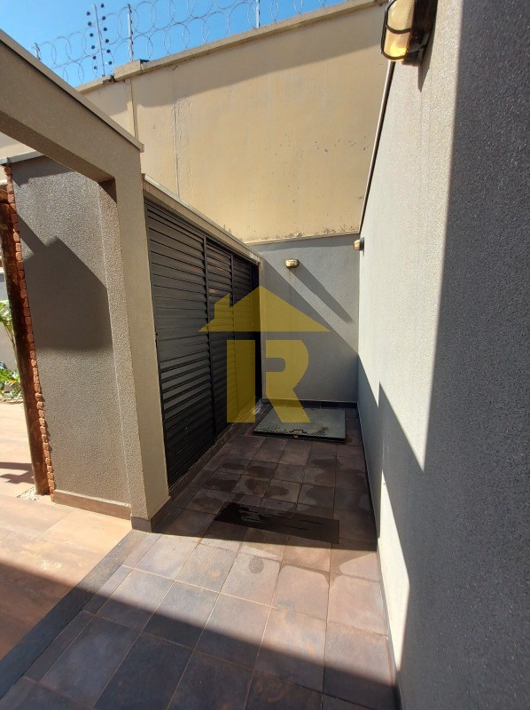 Casa de Condomínio com 3 quartos à venda, 237m² — foto 14 de 25