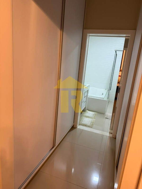 Casa de Condomínio com 3 quartos à venda, 240m² — foto 18 de 22