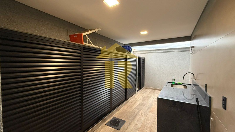 Casa de Condomínio com 3 quartos à venda, 235m² — foto 24 de 41