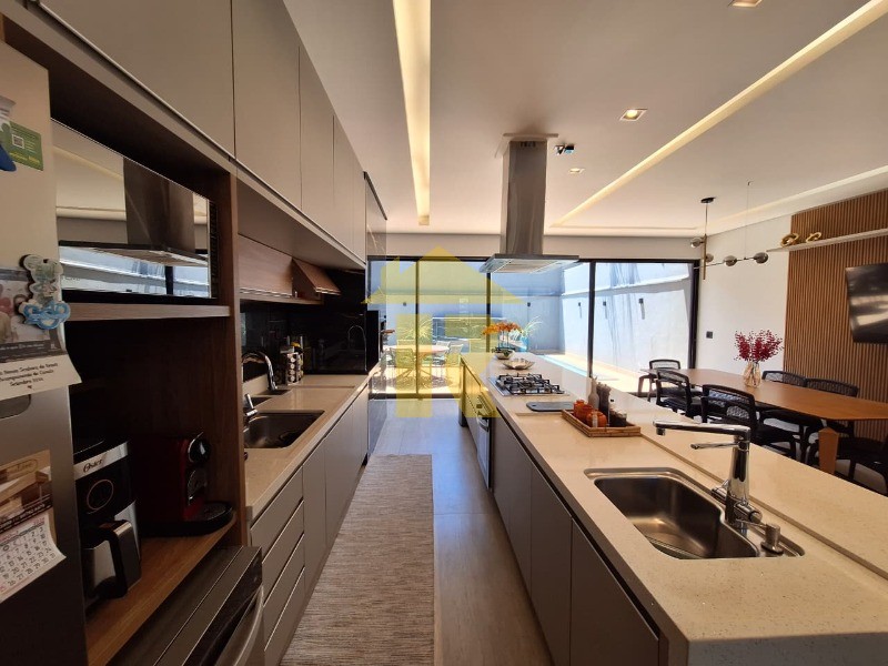 Casa de Condomínio com 3 quartos à venda, 270m² — foto 21 de 46