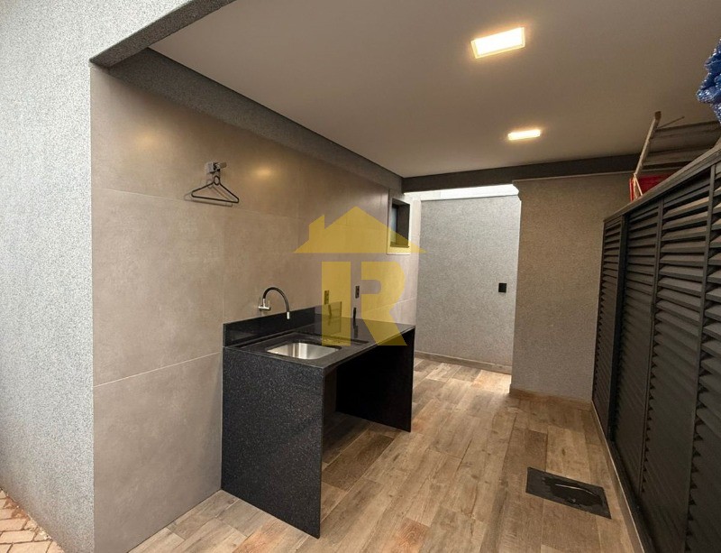 Casa de Condomínio com 3 quartos à venda, 235m² — foto 25 de 41