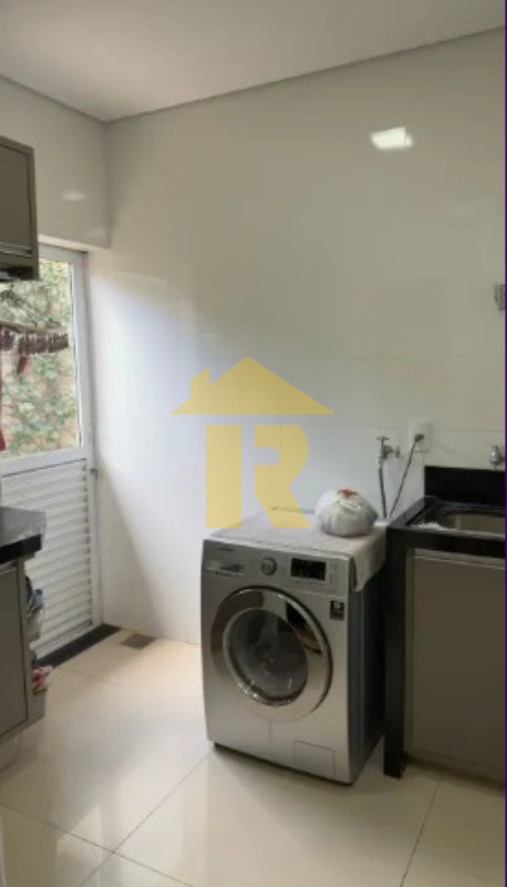 Casa de Condomínio com 3 quartos à venda, 240m² — foto 12 de 22