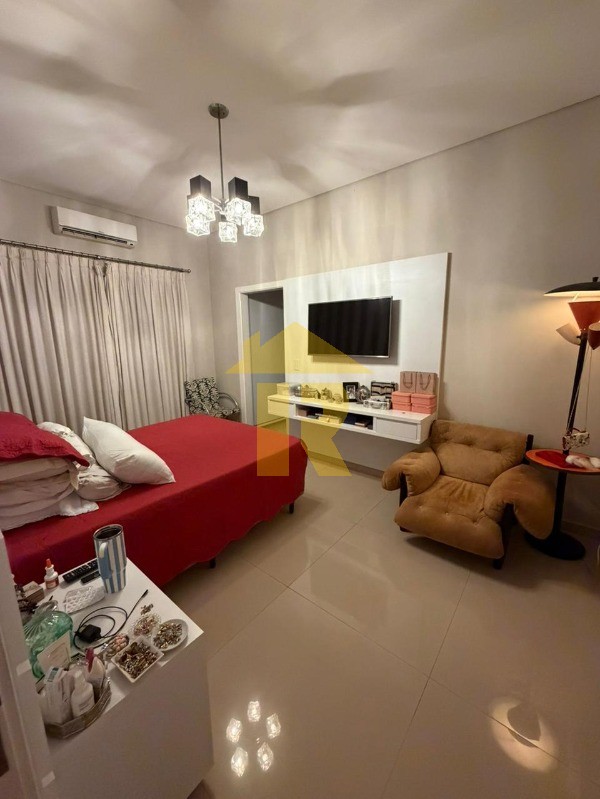Casa de Condomínio com 3 quartos à venda, 240m² — foto 16 de 22