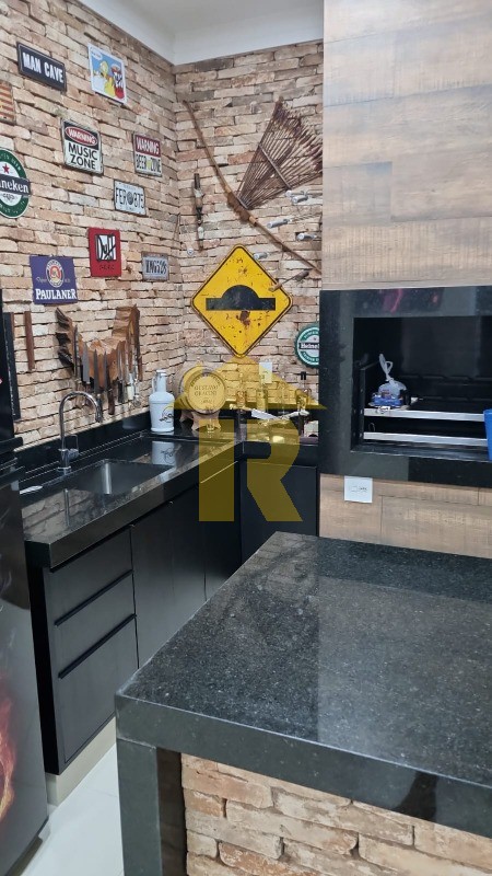 Casa de Condomínio com 3 quartos à venda e aluguel, 230m² — foto 13 de 25