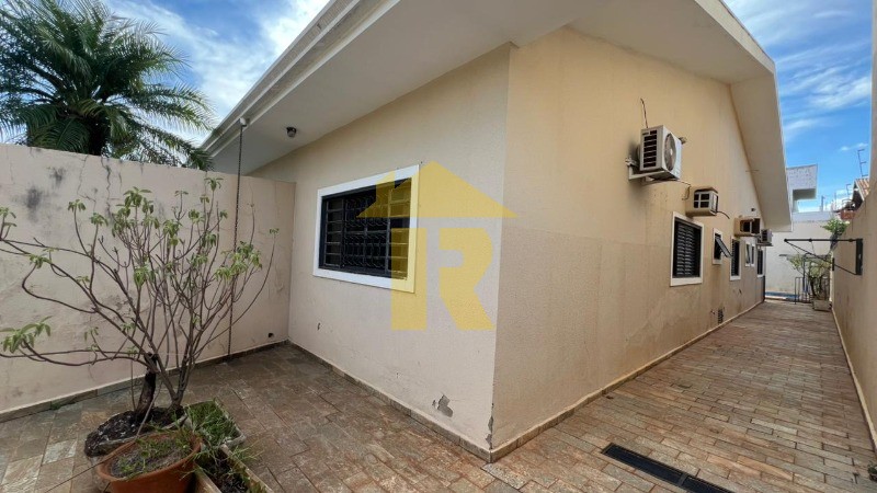 Casa com 3 quartos à venda, 226m² — foto 22 de 35