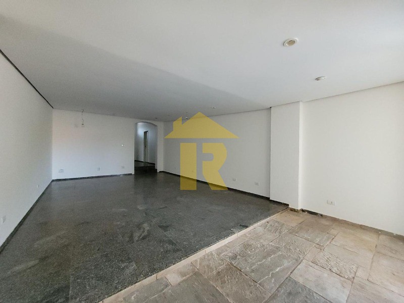 Casa com 3 quartos à venda, 405m² — foto 24 de 35