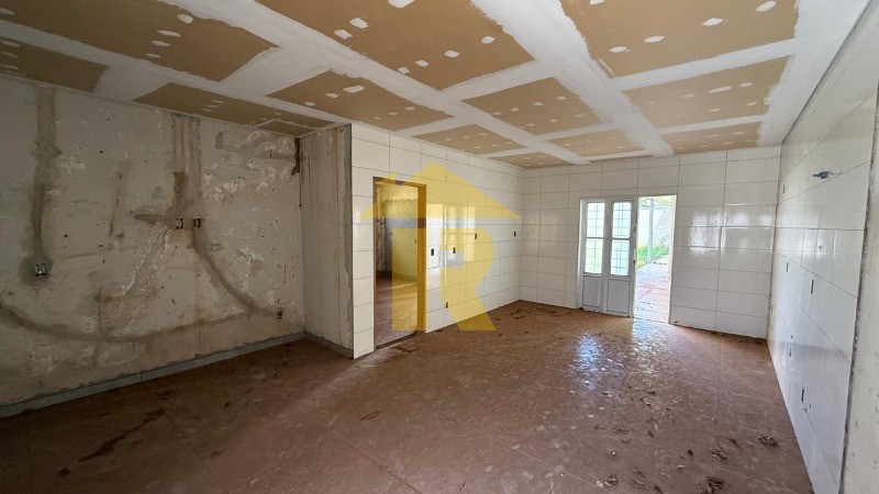 Casa com 3 quartos à venda, 244m² — foto 16 de 27