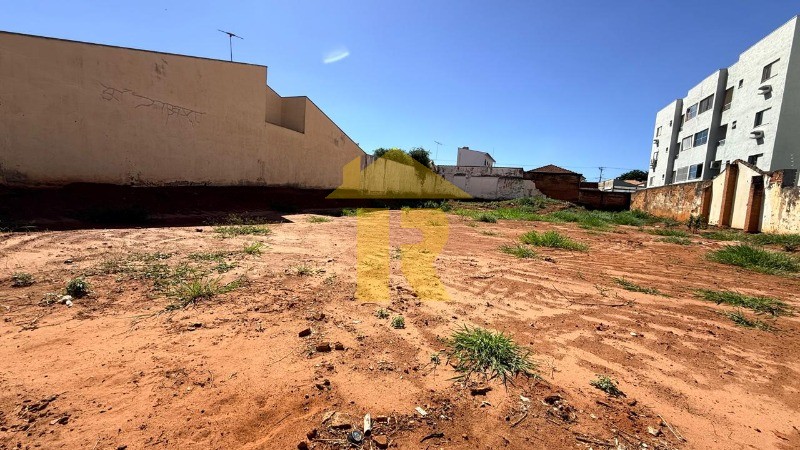 Terreno / Lote / Condomínio  à venda, 900m² — foto 9 de 12