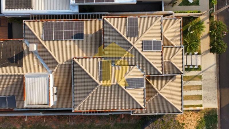 Casa de Condomínio com 3 quartos à venda e aluguel, 230m² — foto 3 de 25