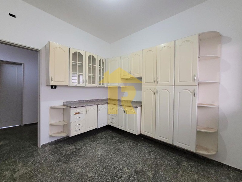 Casa com 3 quartos à venda, 405m² — foto 11 de 35