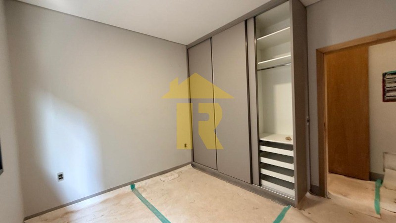 Casa de Condomínio com 4 quartos à venda, 230m² — foto 18 de 30