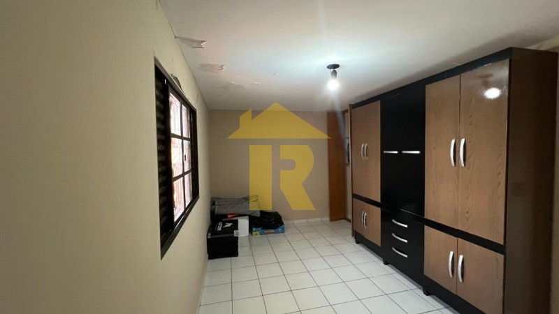 Casa com 3 quartos à venda, 226m² — foto 33 de 35