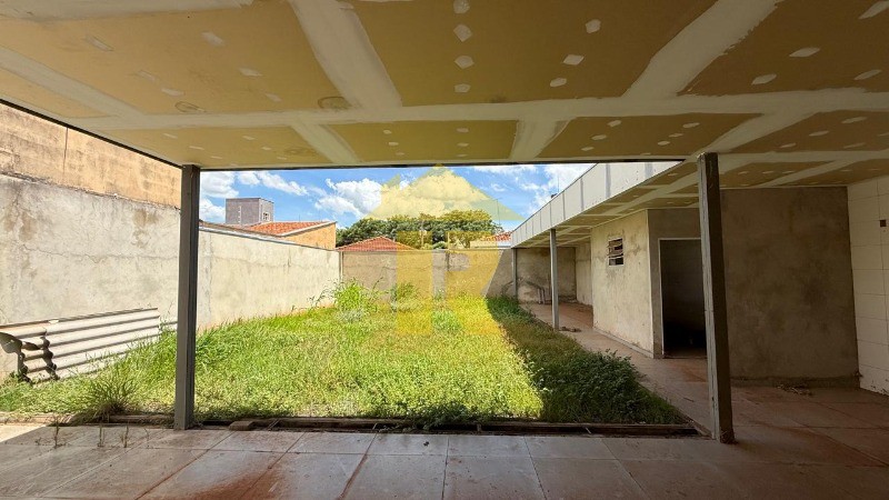 Casa com 3 quartos à venda, 244m² — foto 23 de 27