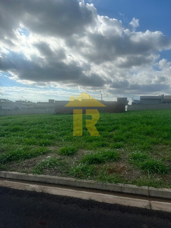 Terreno / Lote / Condomínio  à venda, 300m² — foto 8 de 20