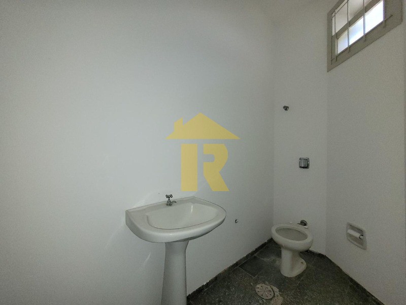 Casa com 3 quartos à venda, 405m² — foto 8 de 35