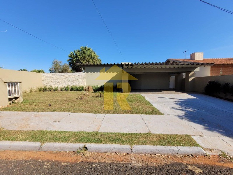 Casa com 3 quartos à venda, 405m² — foto 2 de 35