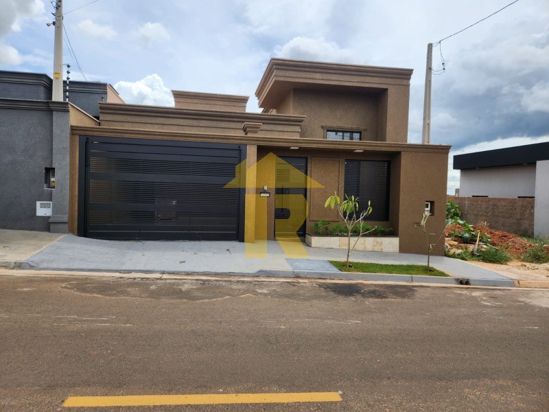 Casa com 3 quartos à venda, 140m² — foto 1 de 22